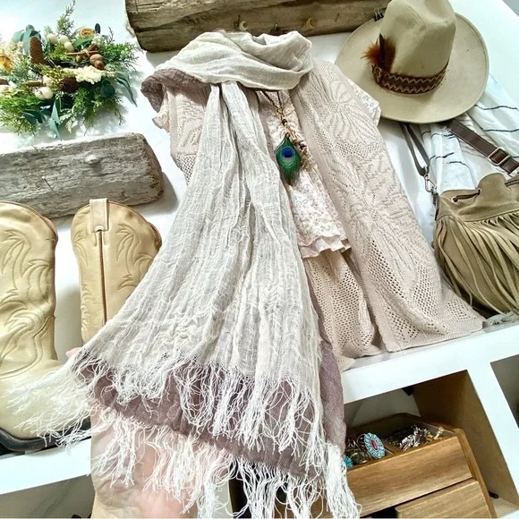 ⭐️Trendy gauze reversible scarf/wrap w prairie/cottage core vibe - Picture 2 of 14